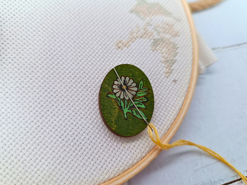 Magnetic Sewing Needle Holder with Flower Motif, Plywood, 2.5 x 3.5 cm, Kind Fox by Wizardi