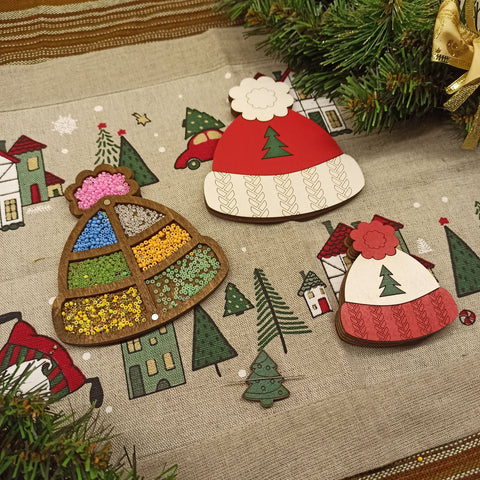 Magnetic Needle Minder, Green Christmas Tree Embroidery Accessory, Plywood, 3 x 3.5 cm, Kind Fox by Wizardi