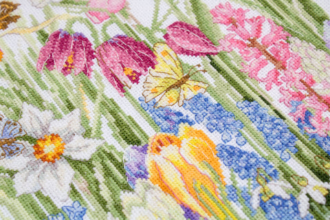 March Bouquet SB2388 - Cross Stitch Kit