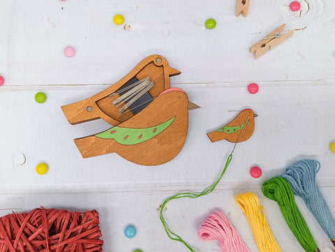 Wooden Needle Case with Green Bird Design, 3 mm Plywood, 8.5 x 6 cm, Sewing and Knitting Accessory, Kind Fox by Wizardi