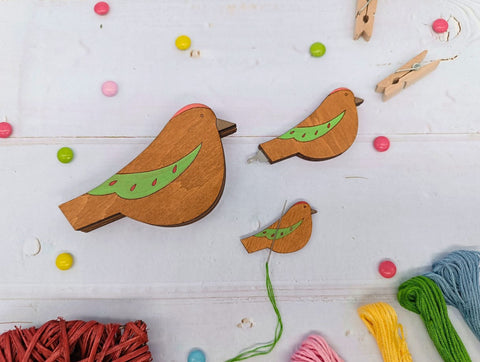 Wooden Needle Case with Green Bird Design, 3 mm Plywood, 8.5 x 6 cm, Sewing and Knitting Accessory, Kind Fox by Wizardi