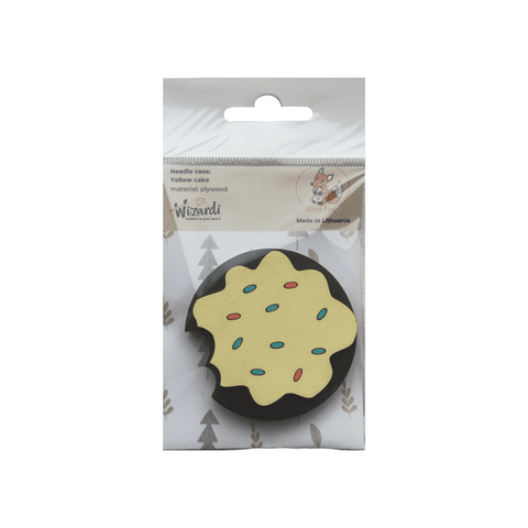 Wooden Needle Case for Knitting, Sewing & Felting Needles, Yellow Cake Design, 6 x 6 cm, Kind Fox by Wizardi