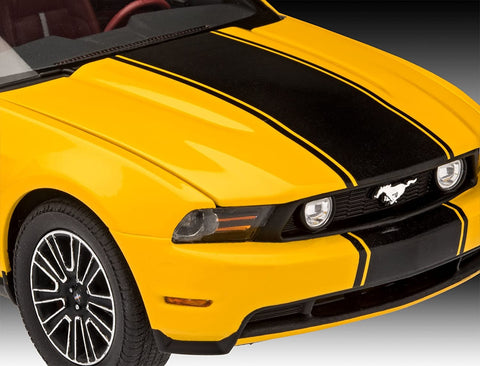 Model Set 2010 Ford Mustang - Plastic Modelling Kit By Revell