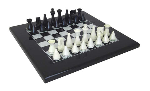 MODERN PYRAMIDS: Wooden Lacquered Chess Men with Glossy Black Chessboard