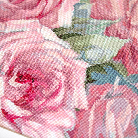 Pale Pink Roses SLETI928 - Cross Stitch Kit