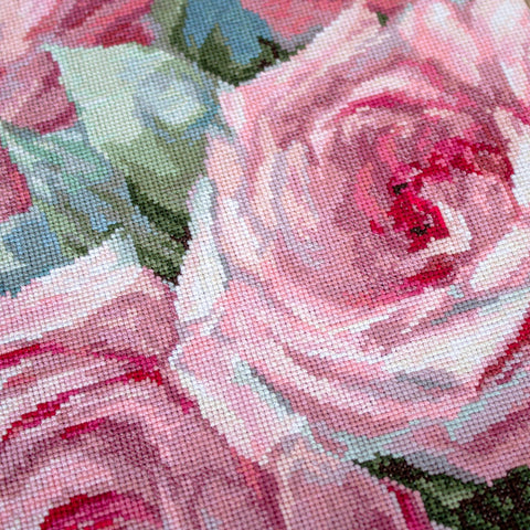 Pale Pink Roses SLETI928 - Cross Stitch Kit