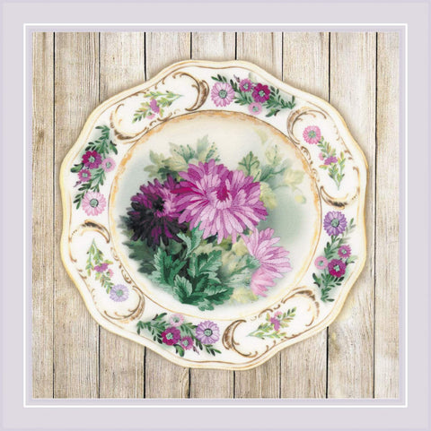 Plate with Chrysanthemums. Satin Stitch kit by RIOLIS Ref. no.: 0076 PT