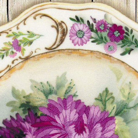 Plate with Chrysanthemums. Satin Stitch kit by RIOLIS Ref. no.: 0076 PT