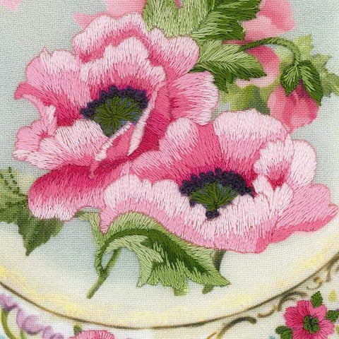 Plate with Pink Poppies. Satin Stitch kit by RIOLIS Ref. no.: 0075 PT