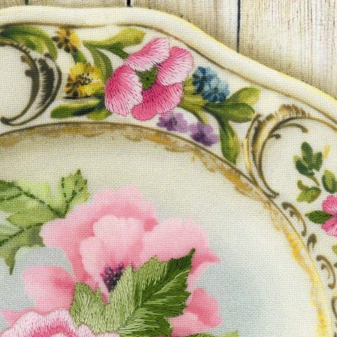 Plate with Pink Poppies. Satin Stitch kit by RIOLIS Ref. no.: 0075 PT