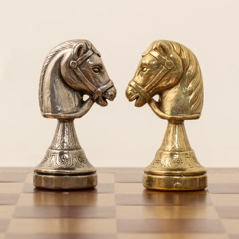 Quality Metal Chess Set With Gold/Burgundy Leatherette Chessboard