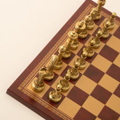 Quality Metal Chess Set With Gold/Burgundy Leatherette Chessboard