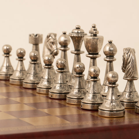 Quality Metal Chess Set With Gold/Burgundy Leatherette Chessboard