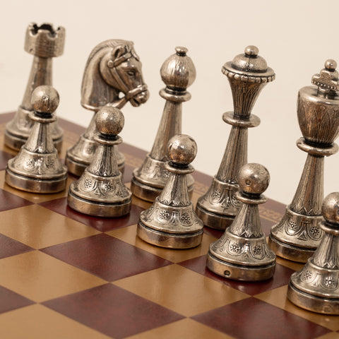 Quality Metal Chess Set With Gold/Burgundy Leatherette Chessboard