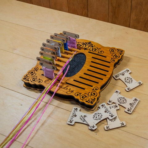 Embroidery Bobbin Organizer 18-Slot Plywood Holder, Fits Bobbins up to 3 mm, 17.5 x 17.5 cm, Embroidery Craft