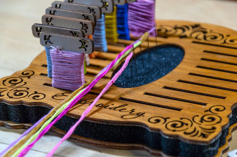 Embroidery Bobbin Organizer 18-Slot Plywood Holder, Fits Bobbins up to 3 mm, 17.5 x 17.5 cm, Embroidery Craft