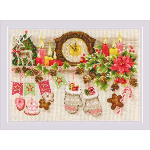Christmas Shelf cross stitch kit by RIOLIS Ref. no.: 1903