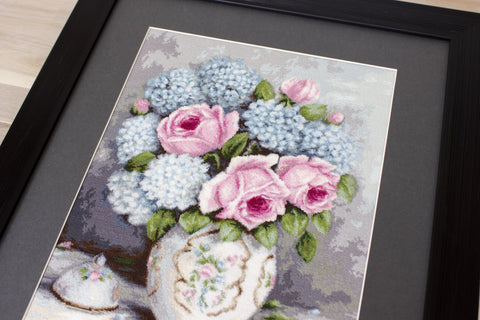 Roses and Hydrangeas SBA2322 - Cross Stitch Kit