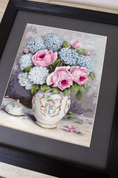 Roses and Hydrangeas SBA2322 - Cross Stitch Kit