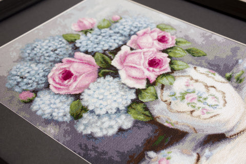 Roses and Hydrangeas SBA2322 - Cross Stitch Kit