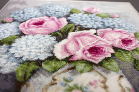 Roses and Hydrangeas SBA2322 - Cross Stitch Kit