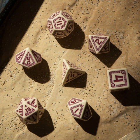 Runequest Dice Set beige and burgundy