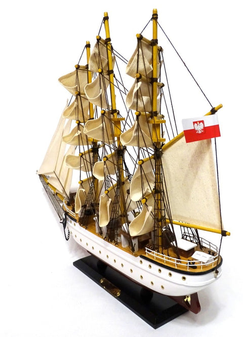 Sailing Ship Model Dar Pomorza Height 50cm | DARPOM50