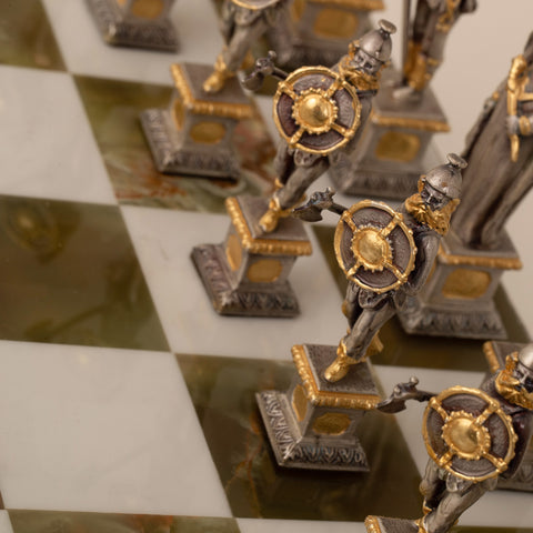 Sigfrid - the Mythological King of the Nibelungs People: Extra Luxurious Chess Set