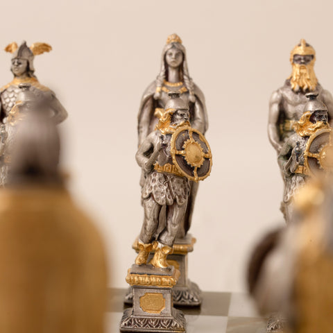 Sigfrid - the Mythological King of the Nibelungs People: Extra Luxurious Chess Set