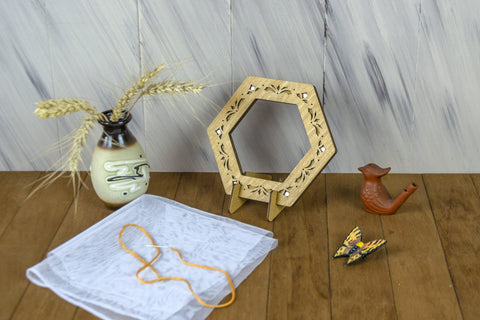 Magnetic Embroidery Hoop, Natural Oak, 14 x 16 cm – Cross Stitch and Craft Projects | Embroidery Craft
