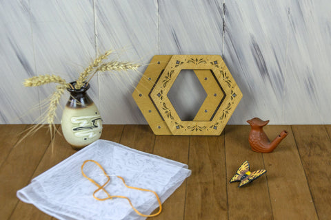Magnetic Embroidery Hoop, Natural Oak, 14 x 16 cm – Cross Stitch and Craft Projects | Embroidery Craft