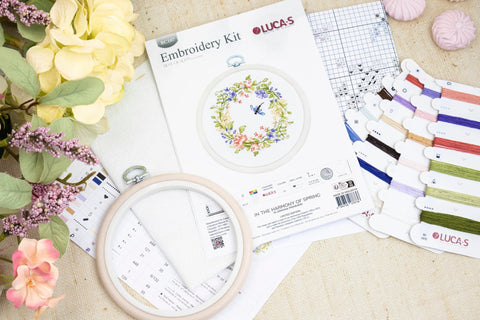 Luca-S Spring Floral Cross Stitch Kit w/ Hoop, Zweigart Aida 16, 11x10cm