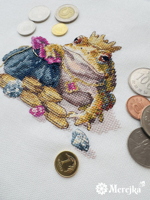 Cross Stitch Kit with Golden Toad Design, Merejka, 11×12 cm, Embroidery Fabric, Threads, Needle, Chart and Instructions