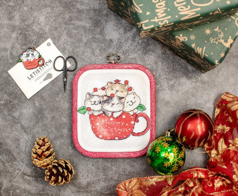 Meowy Christmas Cross Stitch Kit with Red Hoop, LetiStitch Beginner Kit, 11 x 9 cm, Zweigart Aida 14ct, Anchor Cotton Thread