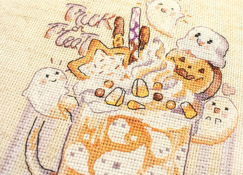 LetiStitch Trick or Treat Cross Stitch Kit, 13 x 17 cm, Zweigart Aida 16ct, Anchor Cotton Threads, Halloween Design