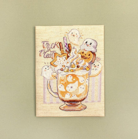 LetiStitch Trick or Treat Cross Stitch Kit, 13 x 17 cm, Zweigart Aida 16ct, Anchor Cotton Threads, Halloween Design