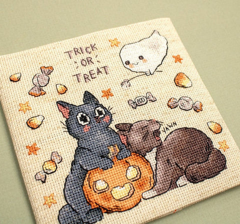 Trick or Treat Counted Cross Stitch Kit, LetiStitch, 14 x 13 cm, Zweigart Aida 16ct, Luca-S Cotton Threads, Halloween Design