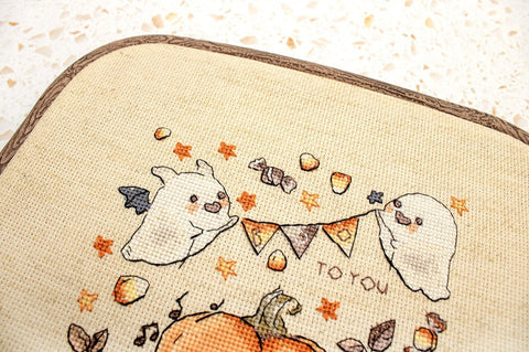 Boo To You Cross Stitch Kit, 15 x 14 cm, LetiStitch, Aida 16ct Fabric, Luca-S Cotton Threads