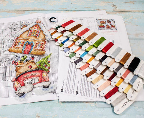 LetiStitch Christmas Toys Cross Stitch Kit, 5 Designs, 16x16 cm Each, 45 Colors, Aida Canvas, Beads & Metallic Threads