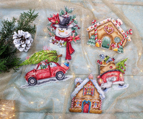 LetiStitch Christmas Toys Cross Stitch Kit, 5 Designs, 16x16 cm Each, 45 Colors, Aida Canvas, Beads & Metallic Threads