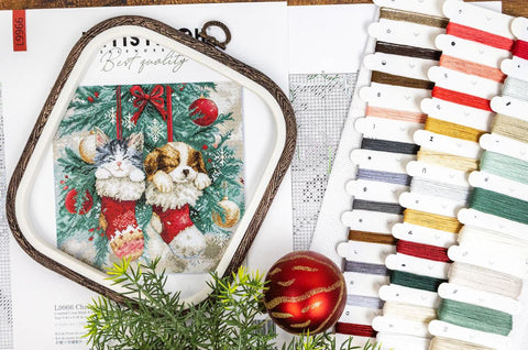 Christmas Cross Stitch Kit, Christmas Naps Design, 24 x 24 cm, Letistitch, Zweigart Aida 16 ct, 34-Color Cotton Threads