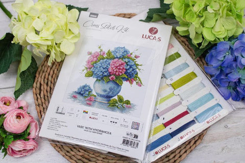 Luca-S Hydrangeas in Vase Cross Stitch Kit 26x26cm Canvas Threads Needle Pattern