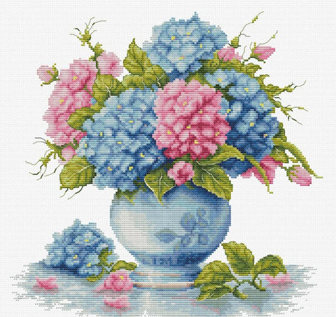 Luca-S Hydrangeas in Vase Cross Stitch Kit 26x26cm Canvas Threads Needle Pattern