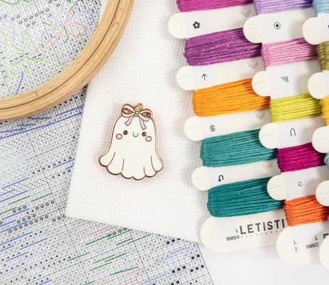 Cross Stitch Kit Shining Ghost Bay, Letistitch, 36 x 29 cm, Zweigart Aida 16 Count, 60-Color Cotton Thread Set