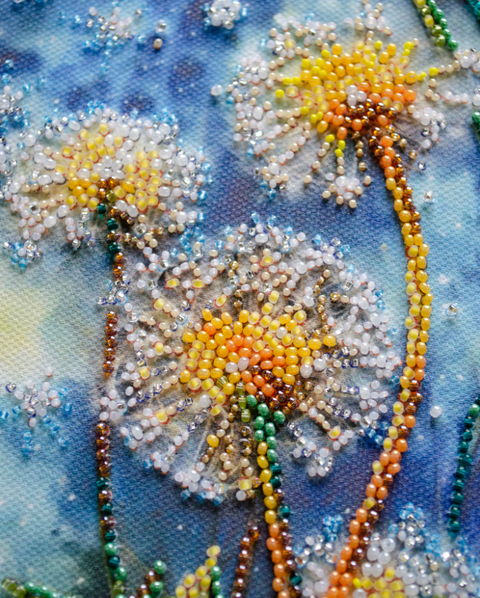 Abris Art Bead Embroidery Kit with Printed Canvas, Deco Scenes “Let the Dream Fly in the Wind,” 17 × 29 cm, 15 Colors