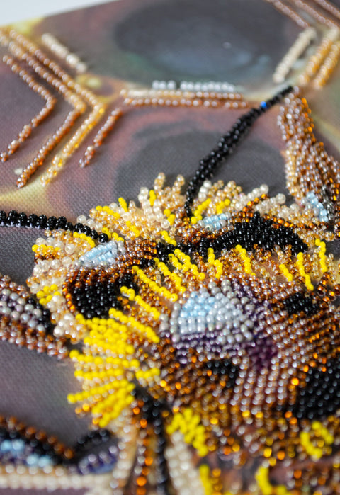 Bead Embroidery Kit, Bee and Honey Motif, Abris Art, 27 x 38 cm, 21 Colors, 6936 Beads