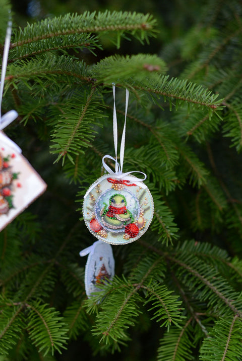 Beaded Christmas Decoration Kit, Winter Fairy Tale Snake, Abris Art, 465 Beads in 11 Colors, Finished Size 13.2 x 6.6 cm