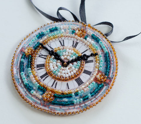 Christmas Bead Decoration Kit, Winter Tale Design, 724 Beads in 9 Colors, 13.2 x 6.6 cm, Abris Art