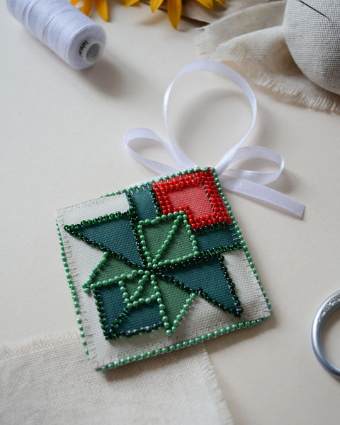 Beaded Rosebud Christmas Ornament, Abris Art Decor, 13.2 x 6.6 cm, 729 Beads, Tree, Wreath or Table Decoration