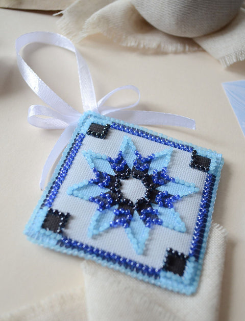 Beaded Christmas Winter Decoration, 742 Beads in 4 Colors, Abris Art, 13.2 x 6.6 cm